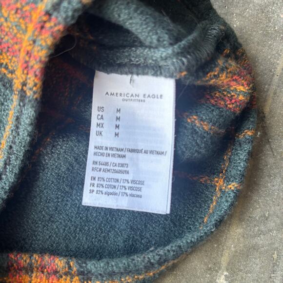 American Eagle Outfitters Plaid Flannel Shirt Women's M Cropped Button Down - Picture 6 of 11